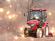 东方红ME704-N轮式拖拉机作业视频