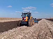 萨丁2204拖拉机作业视频