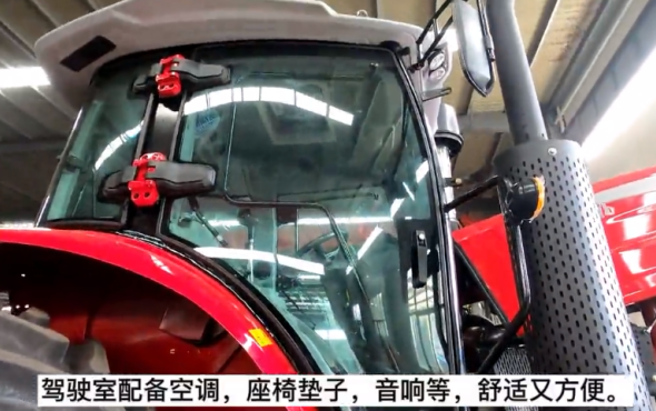 洛阳万年红G2604轮式拖拉机展示