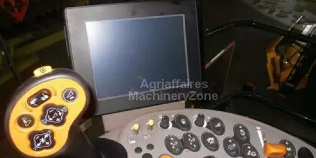 凯斯Axial Flow AF 8120收割机 工作998小时 售价120万