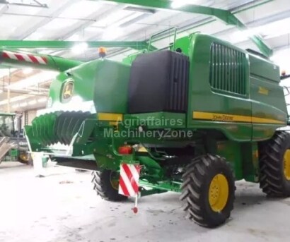 約翰迪爾T660聯(lián)合收割機(jī)