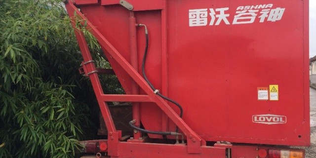 福田谷神CE03自走式玉米收割机