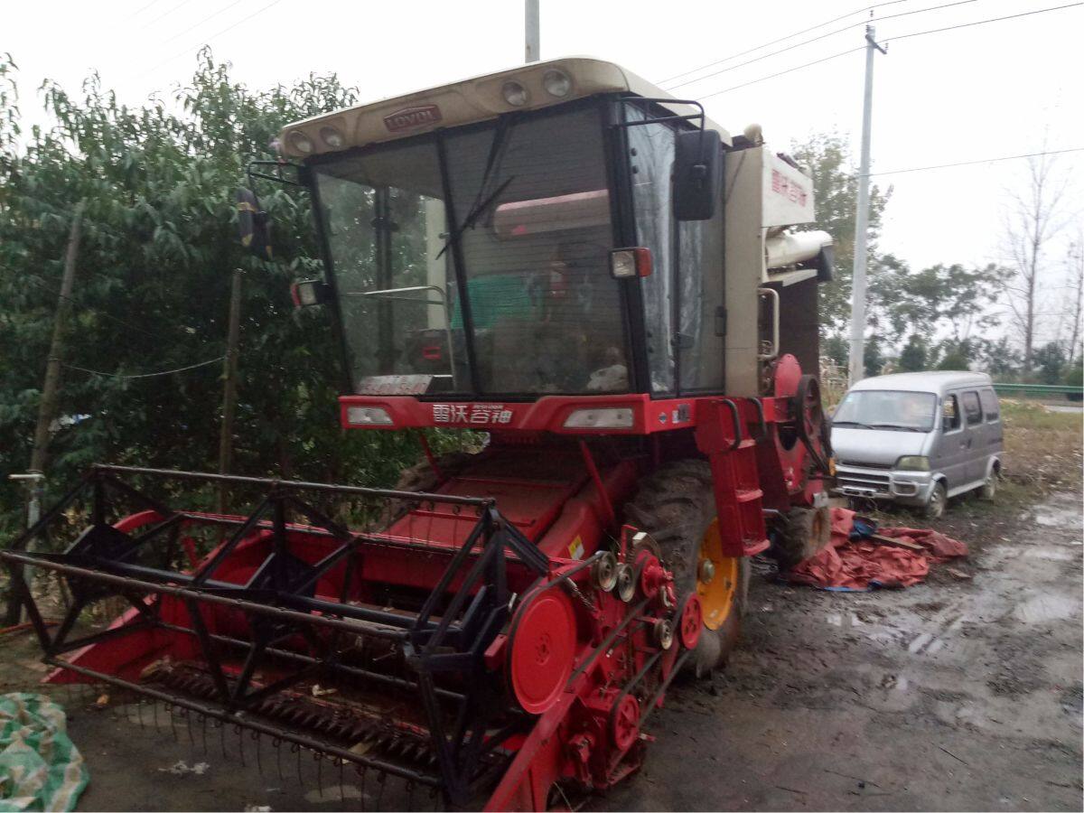 雷沃谷神4LZ-7E自走式谷物联合收割机