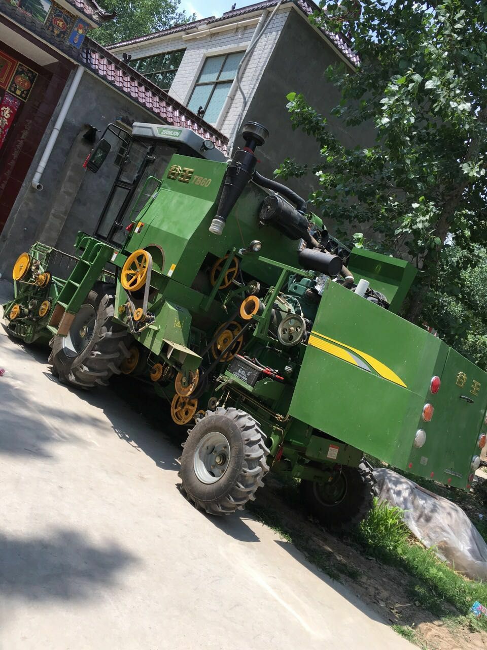 中联谷王TB60(4LZ-6B)型小麦收割机