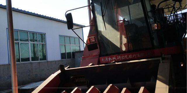 新疆牧神4YZB-7玉米收获机