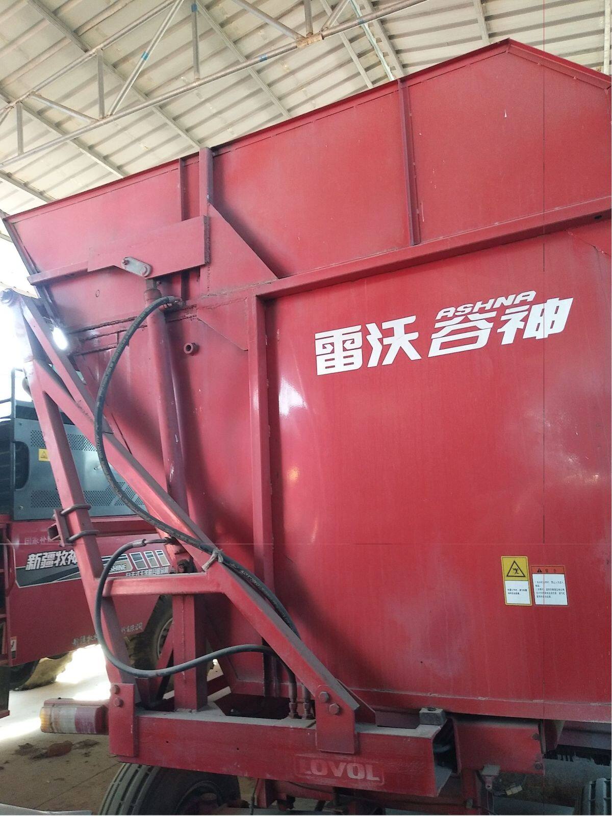 雷沃4YZ-3玉米不剥皮收获机