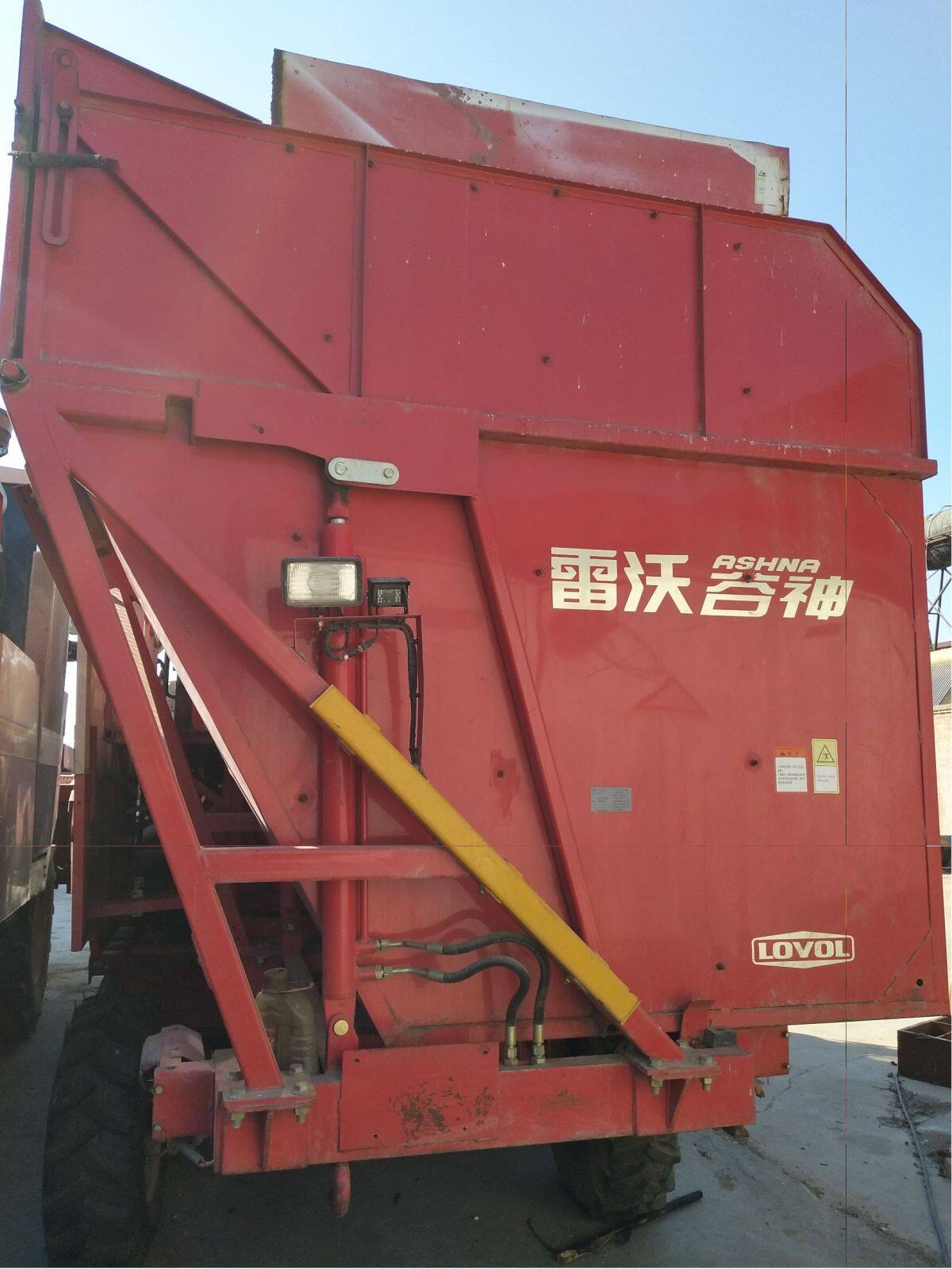 雷沃4YZ-4B1玉米收获机
