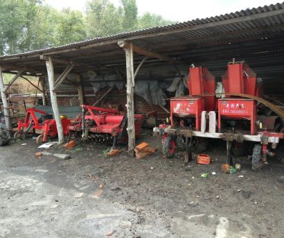 东方红554拖拉机（带农具）