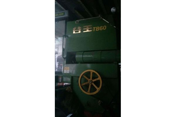 中联谷王TB60(4LZ-6B)型小麦收割机