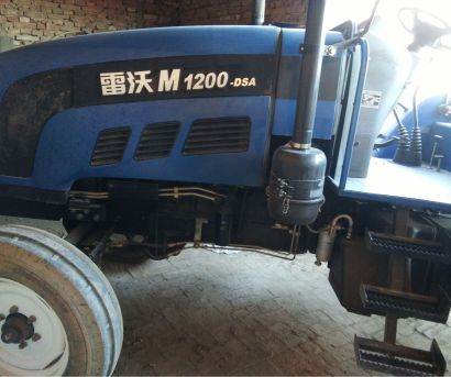 雷沃M1200-DA1轮式拖拉机