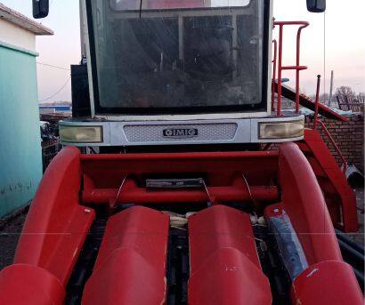 巨明4YZP-3型三行升级版自走式玉米联合收获机