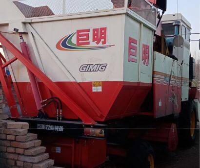 巨明4YZP-3型三行升级版自走式玉米联合收获机