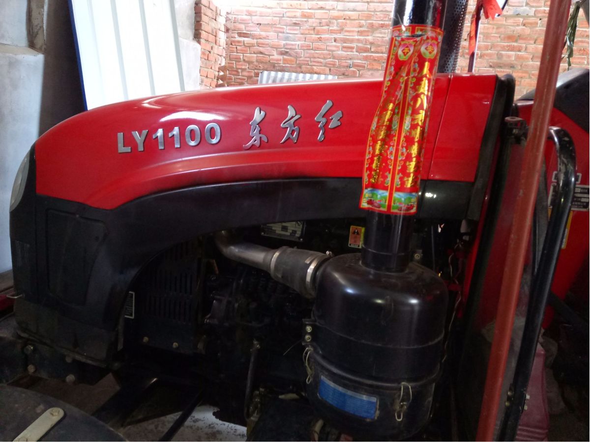 东方红LY1100轮式拖拉机