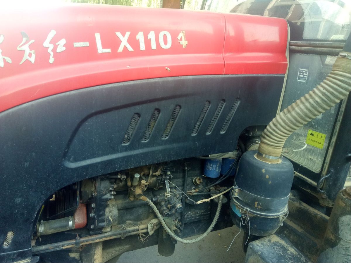 东方红LX1104拖拉机
