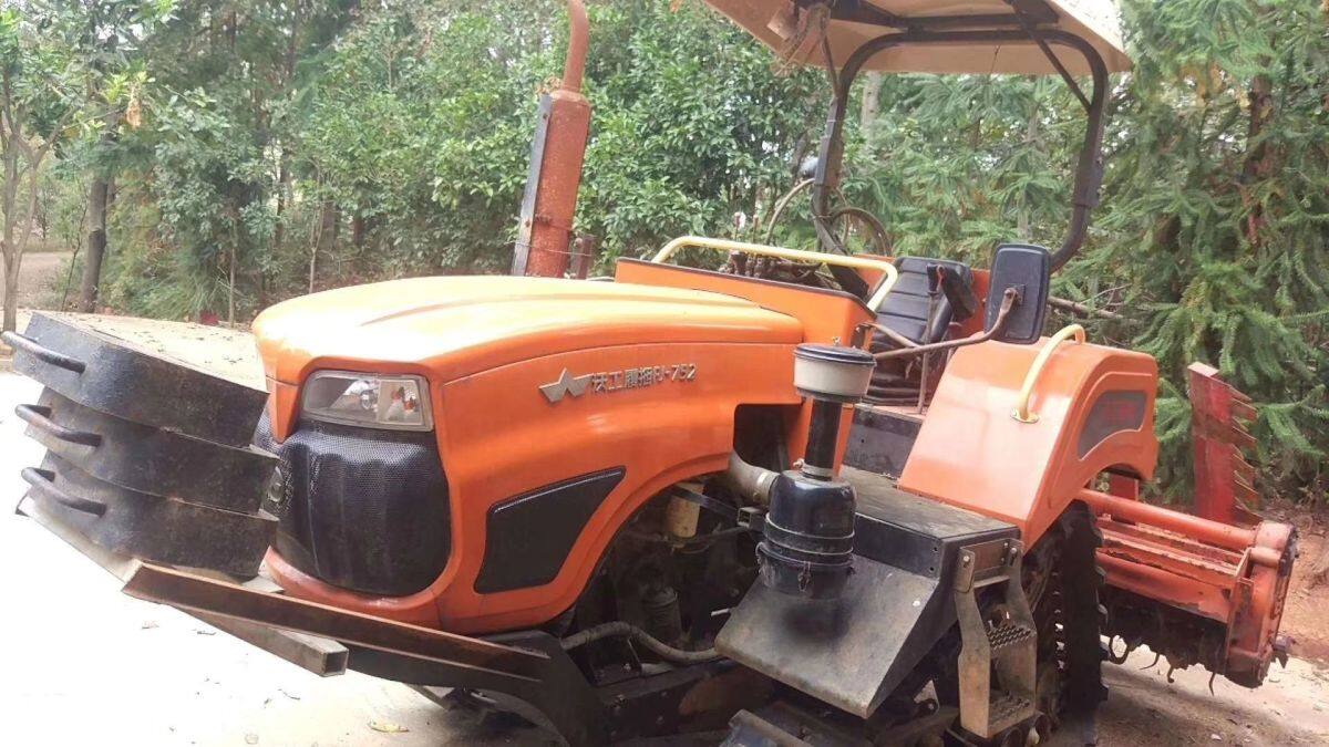 沃工752轻型履带拖拉机