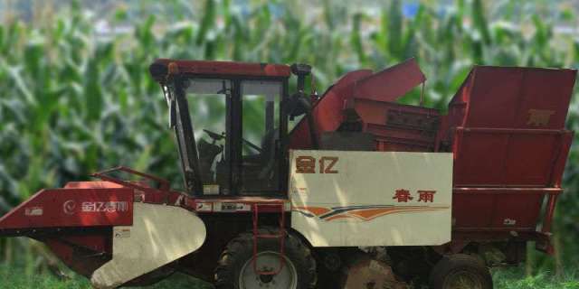 金亿春雨4YZ-3X型自走式玉米联合收割机