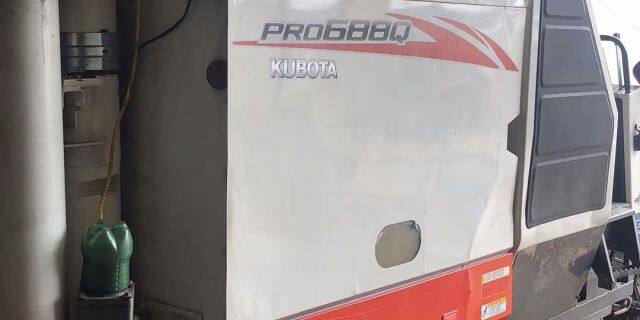 久保田4LZ-2.5(PRO688Q)全喂入履带收割机