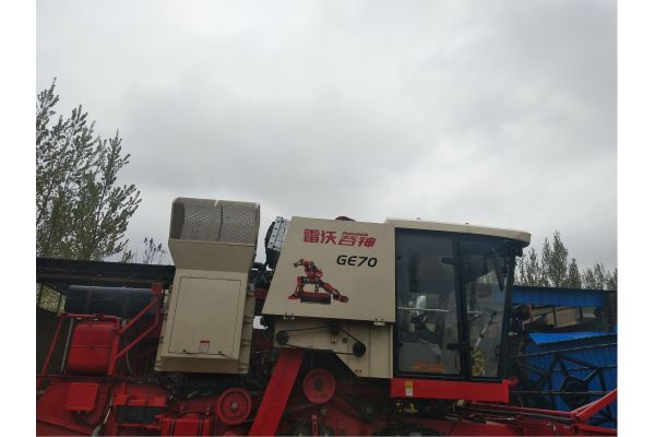 雷沃谷神GE70(4LZ-7E1)小麦收割机