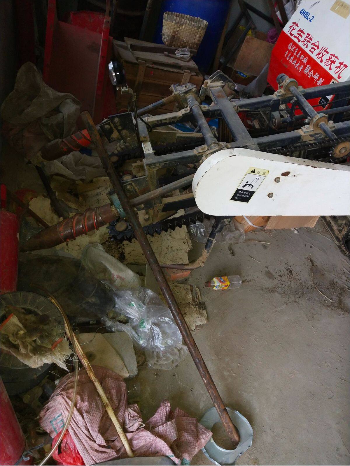 东泰秋田忙4HBL-2自走式花生联合收获机