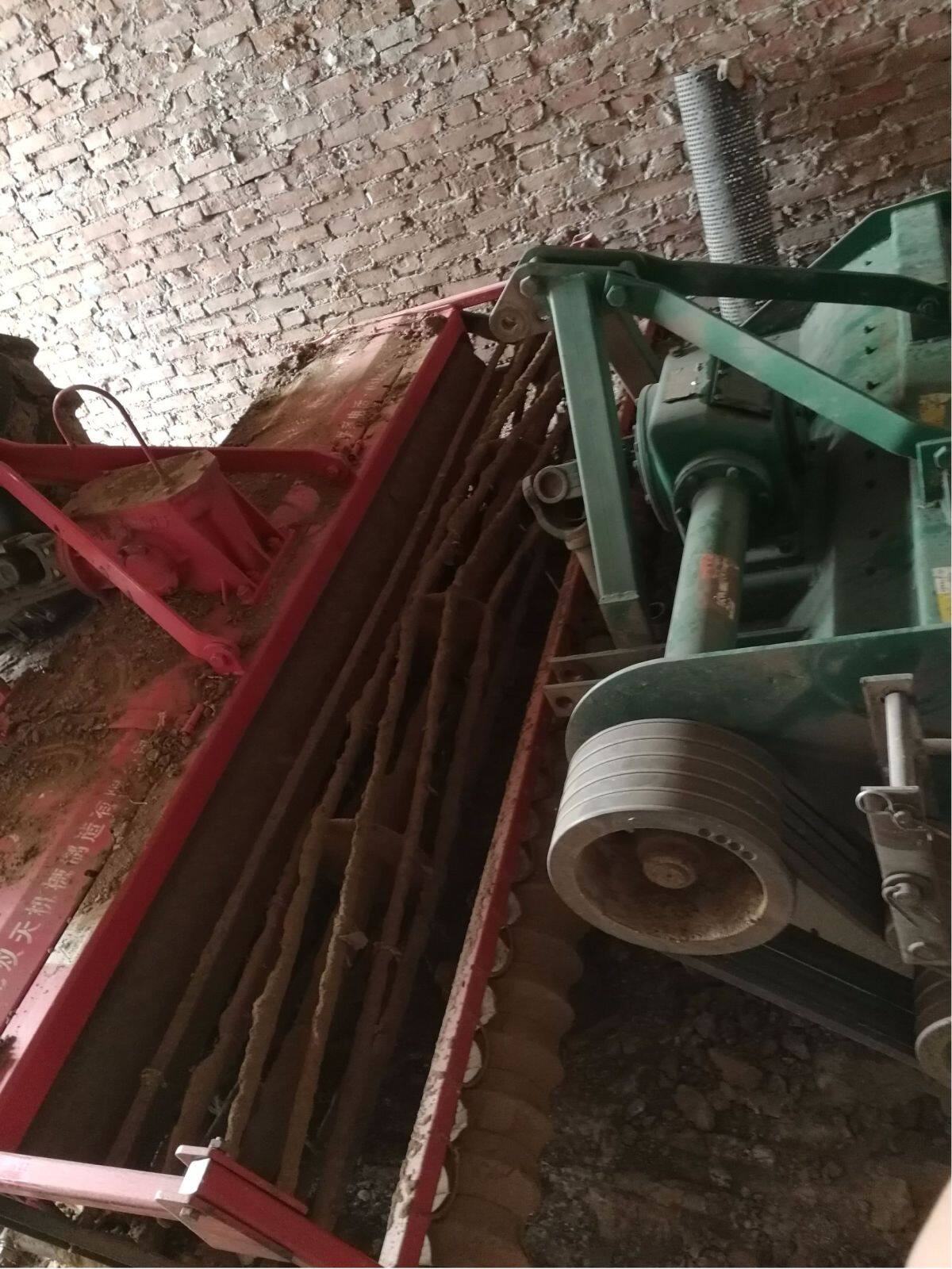 东方红LX1300轮式拖拉机