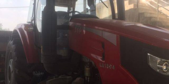 东方红LX1804拖拉机