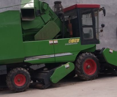 中国收获YF4565玉米收割机