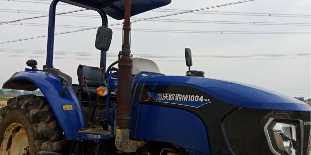 雷沃欧豹M1004-A拖拉机