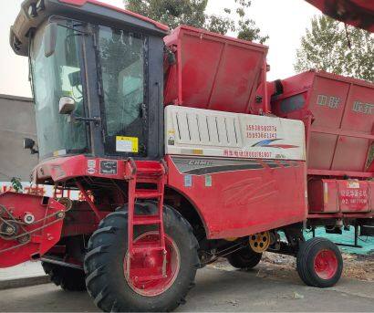 中联收获4HZJ-2500自走式花生捡拾收获机