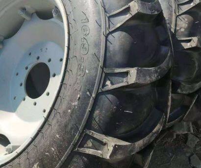 约翰迪尔1354轮胎