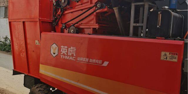 英虎四行玉米收割机