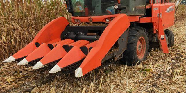 久保田PRO1408Y-4玉米收割机