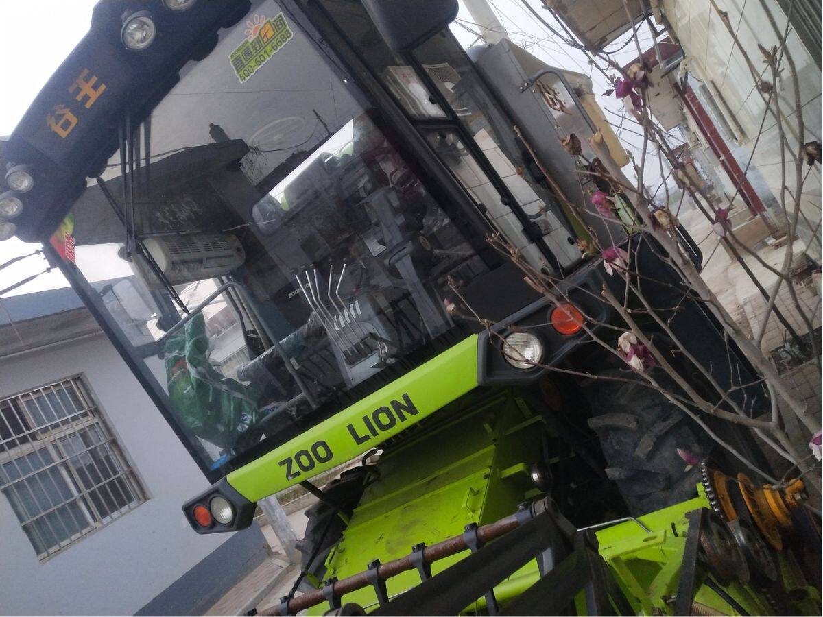 中联谷王TB80B（4LZ-8B1）小麦收割机