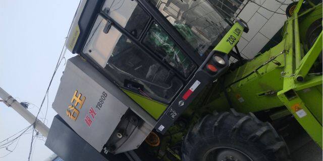 中联谷王TB80B（4LZ-8B1）小麦收割机