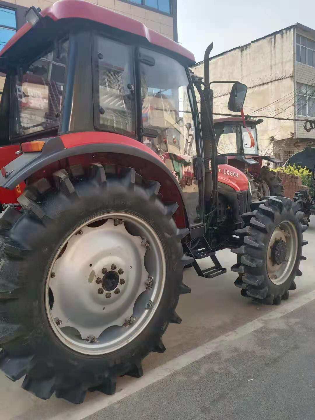 东方红LX804轮式拖拉机