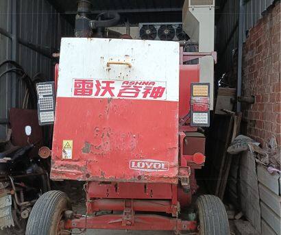 雷沃谷神4LZ-4E自走式聯合收割機