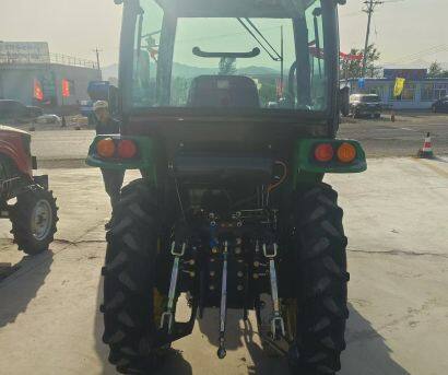 長(zhǎng)楓704帶棚拖拉機(jī)