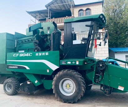 常發(fā)CF904C玉米收獲機