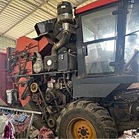 英虎四行玉米收割機