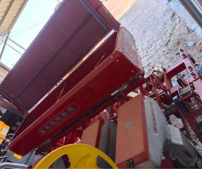 農(nóng)哈哈2BYJF-4E指夾式單粒精密播種機(jī)